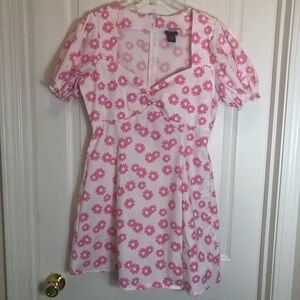 Rue 21 White Short Sleeve Dress w/Pink Floral Print. Size Junior L   NWOT